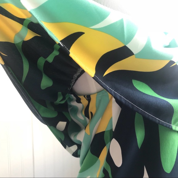 Manuhealii Over the Shoulders Dress - Picture 3 of 6